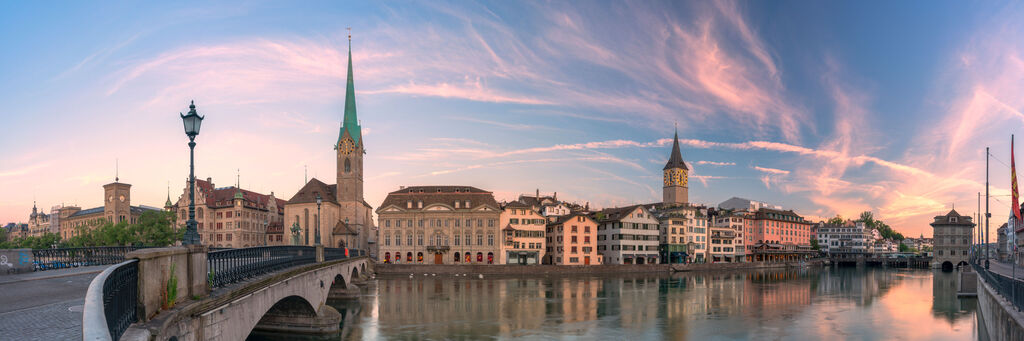 Entdecken Sie die schönsten Orte der Schweiz – wie die Münsterbrücke in Zürich